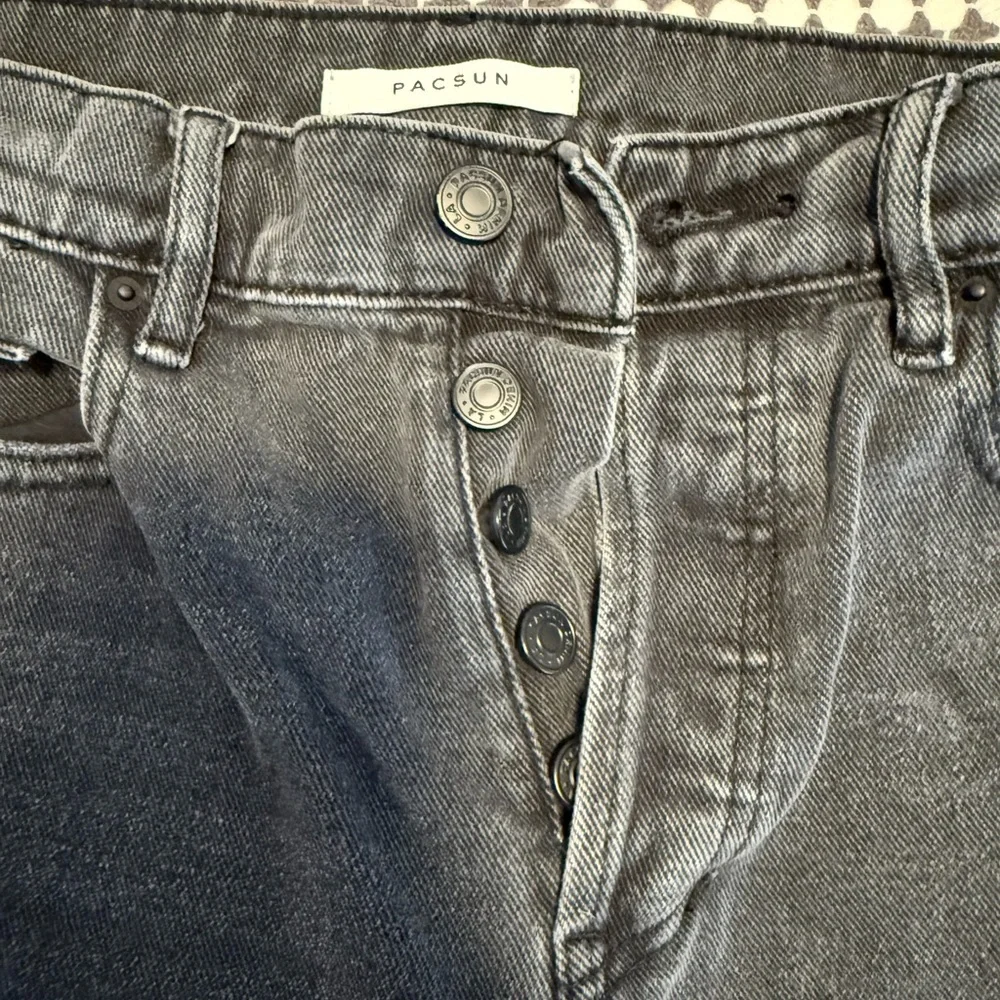 PacSun High Rise Straight Leg Ripped Black Jeans - Picture 4 of 8